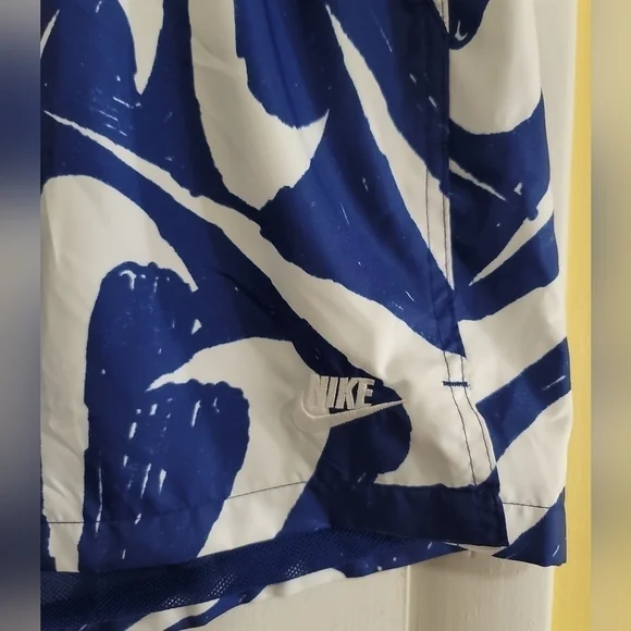 Nike City Edition Woven Printed Logo Shorts XXL Blue White Swim Trunk - Picture 5 of 10